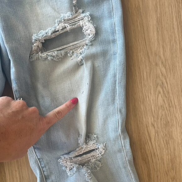 Judy Blue Natalie Distressed Boyfriend Jeans Size 3/26 Light Wash - Picture 10 of 12